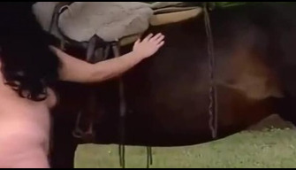 Curvy mature women masturbate horses and suck a fucker