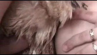 زاحف المنحرف الرجل الملاعين الدجاج في المجاري سكس حيوانات